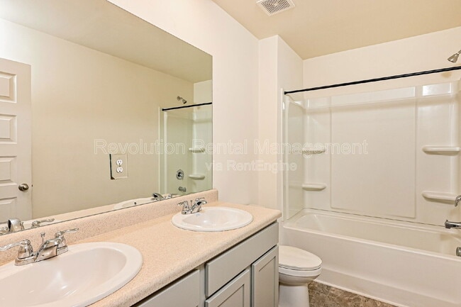 Building Photo - 2008 Redfern Rd