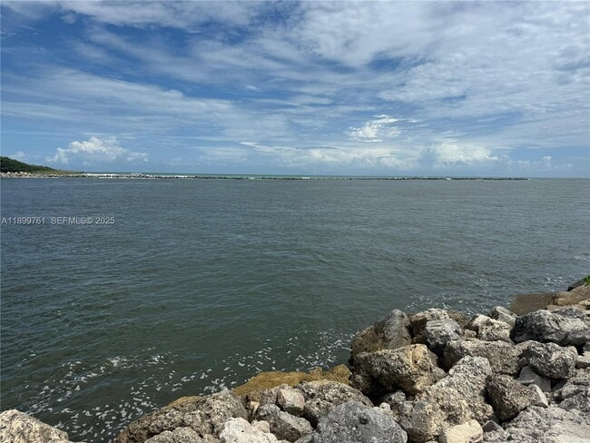 Building Photo - 1708 St Lucie Ct