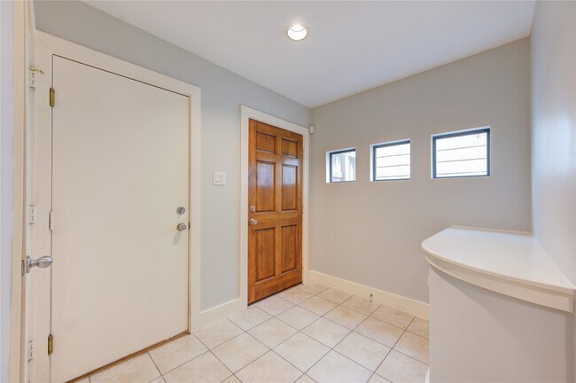Building Photo - 3604 Omeara Dr