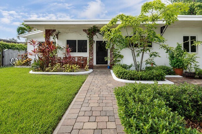 Building Photo - 6150 SW 16th Terrace