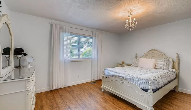 Building Photo - Mid-Century Modern Home in Auburn