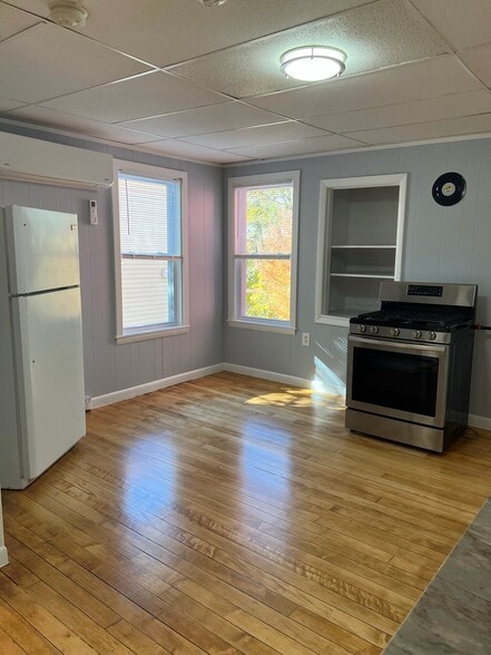 KITCHEN - 28 Paine St