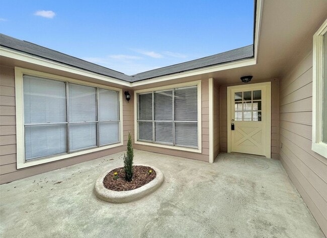 Building Photo - 7011 Brockington Dr