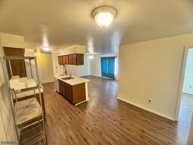 Building Photo - 55 Bolton Ct