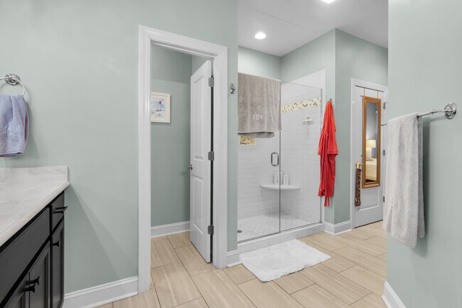 Building Photo - 137 Shoreview Dr