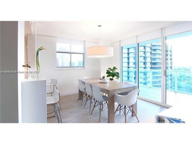 Primary Photo - 1250 S Miami Ave