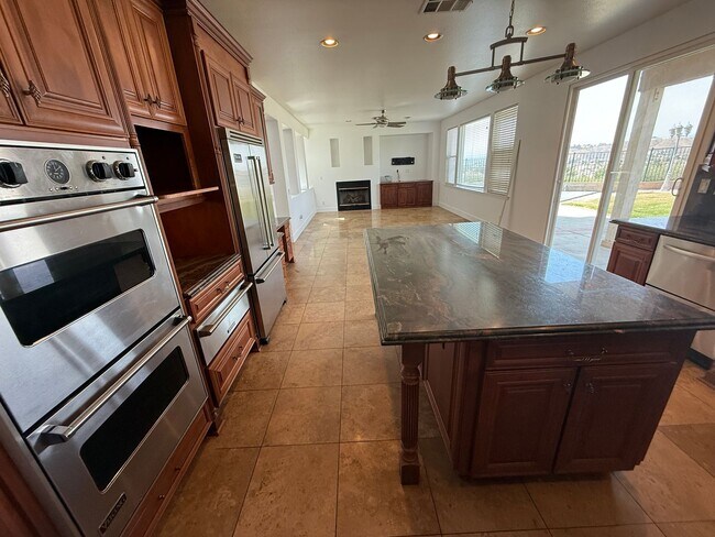 Building Photo - Fair Oaks Ranch 5 Bedroom Home in Canyon C...