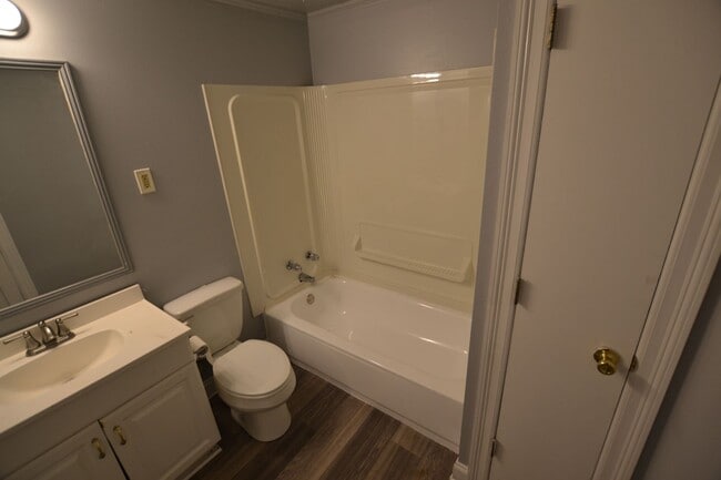 Building Photo - Updated, 3 bedroom, 2 bath home on treed l...