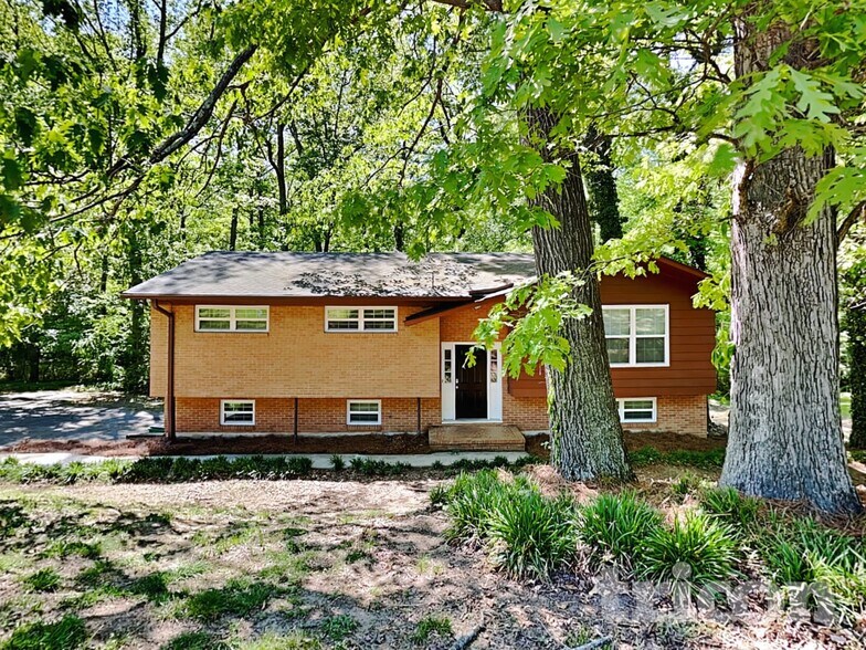Building Photo - 350 Waycross Dr