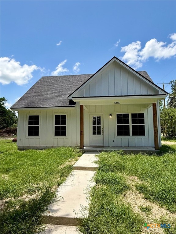 Building Photo - 506 N Crockett Ave