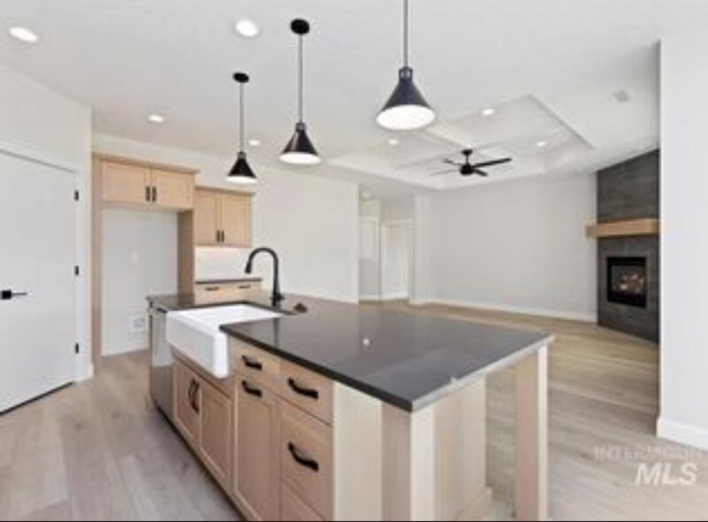 Building Photo - 15035 Veraison Pl