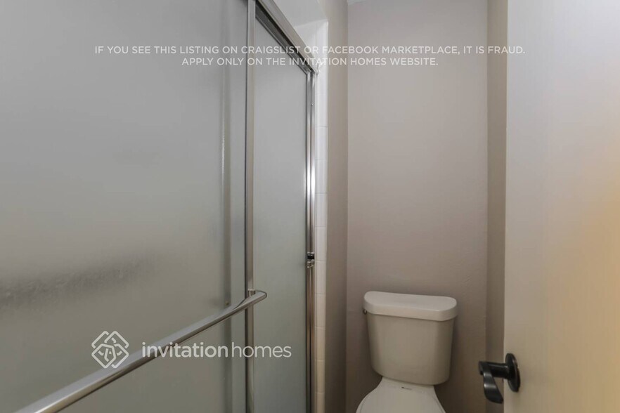 Building Photo - 2430 Bentley Dr