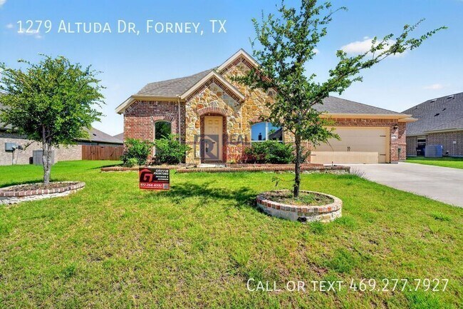 Building Photo - 1279 Altuda Dr
