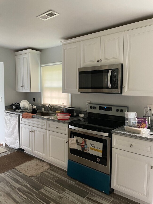 Building Photo - 809 Broadfield Dr