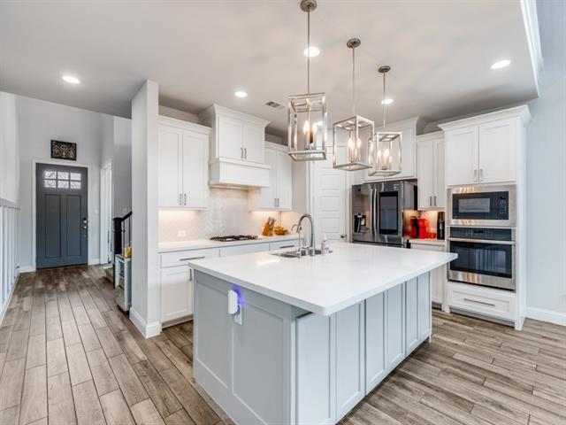 Building Photo - 820 Manchester Ave