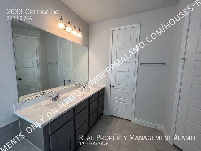 Building Photo - 2033 Creekview-