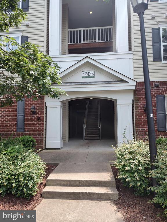 Building Photo - 42435 Hollyhock Terrace