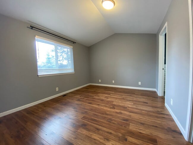 Building Photo - Updated 3BR - 2BA Gardener's Dream, w/ RV parking