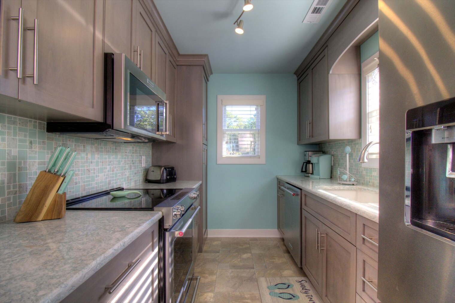 Building Photo - 9689 Stillwater Ct