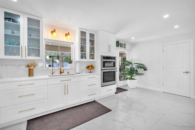 Building Photo - 252 Malibu Cir