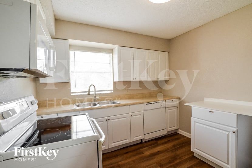 Building Photo - 2864 Jewel Ave