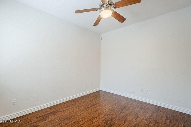 Building Photo - 13450 E Vía Linda