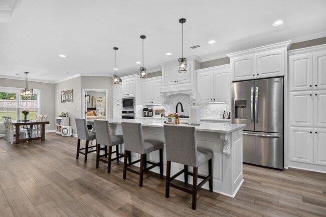 Building Photo - Fabulous Homes in Miller's Glenn