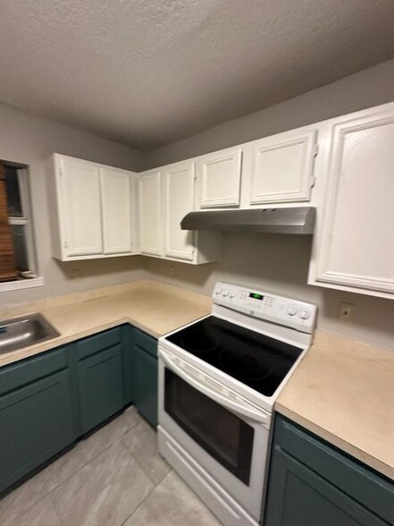 Building Photo - 6565 Arancio Dr W