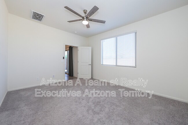 Building Photo - 4882 E Greenway Wash Dr
