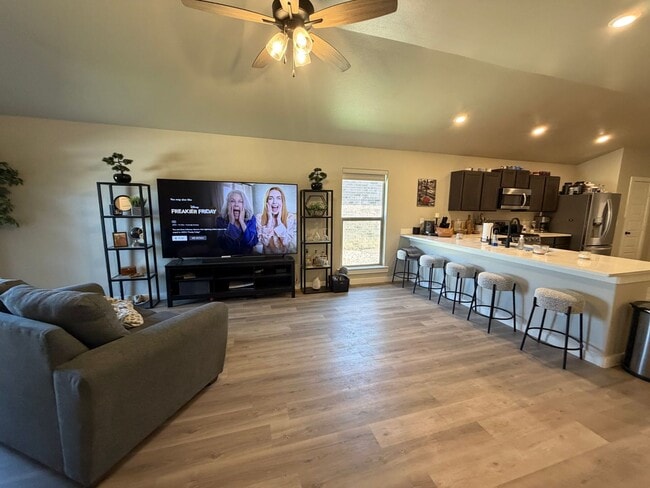 Building Photo - 3/2/2 in Frenship ISD in upland crossing!