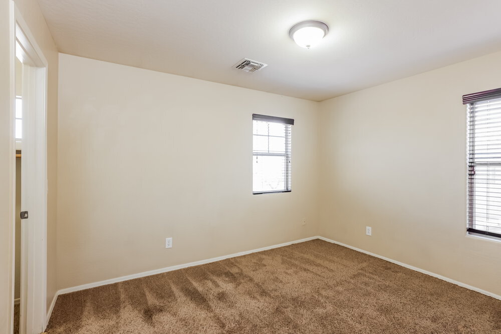 Building Photo - 7117 W Sophie Ln