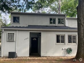 Building Photo - 7920 Horse Chestnut Ln