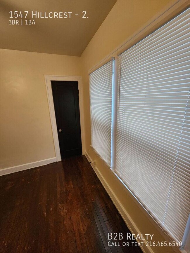 Building Photo - 1547 Hillcrest-2.