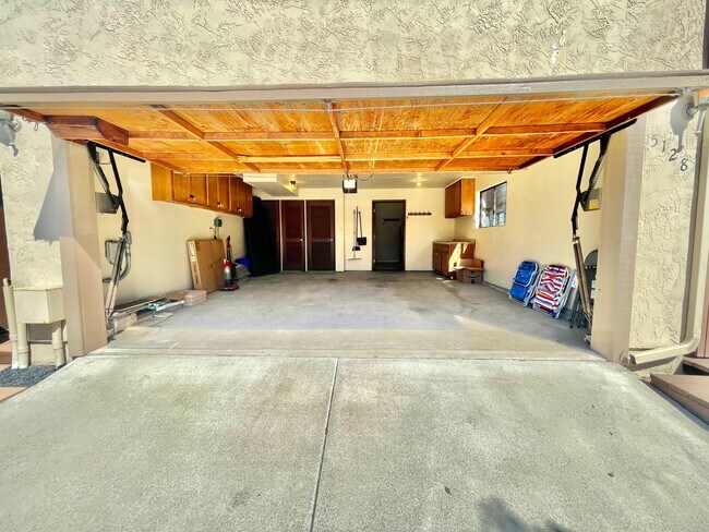 Building Photo - Furnished Beach front House in OB One Month Minimum Rental