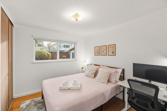 Building Photo - 2380 Aram Ave