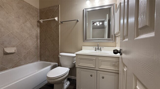 Building Photo - 13615 Evening Wind Dr