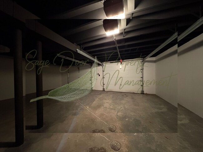 Building Photo - WELCOME HOME TO COMFORT & STYLE