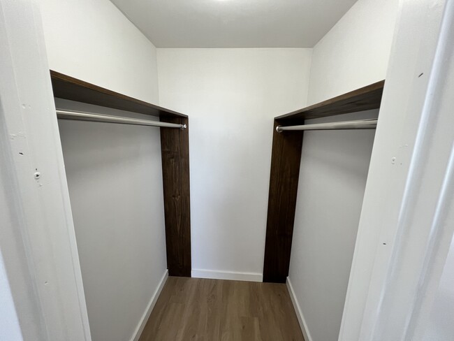 Building Photo - 3022 Forest Ln