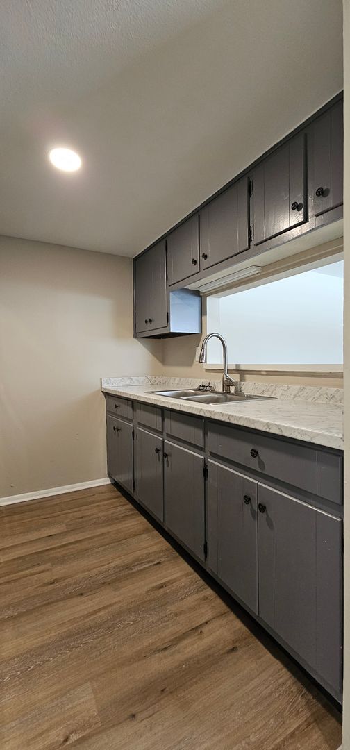 Building Photo - Beautiful One bedroom/one Bath apartment