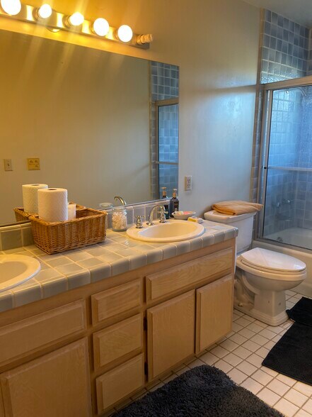 Building Photo - 5600 Market St