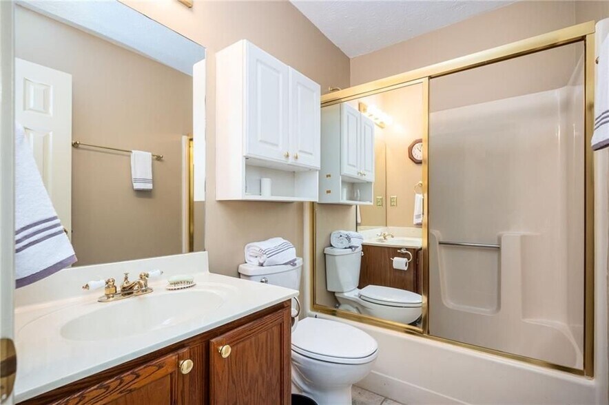 Building Photo - 4015 Paloverde Dr