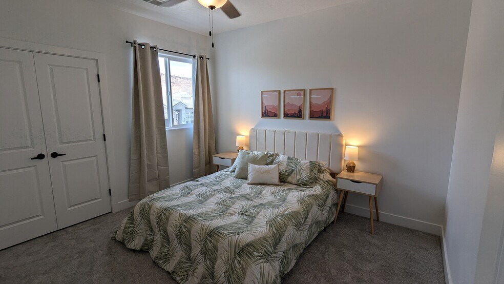 Building Photo - 693 S Taylor Creek Dr