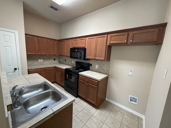Building Photo - 1510-1512 Piedmont Drive