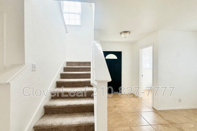Building Photo - 7435 Circle Farm