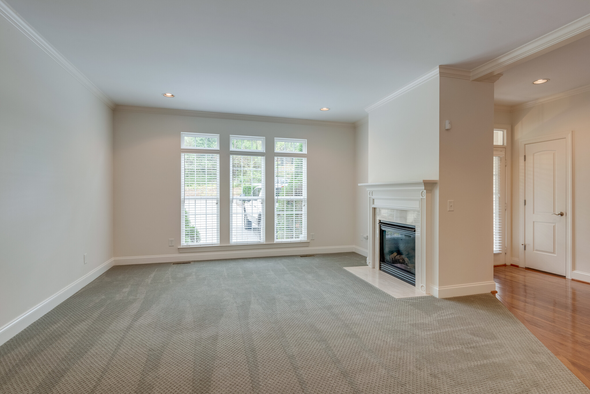 Great Room - 3333 Acklen Ave