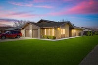 Building Photo - 2222 Bogdan Ln N