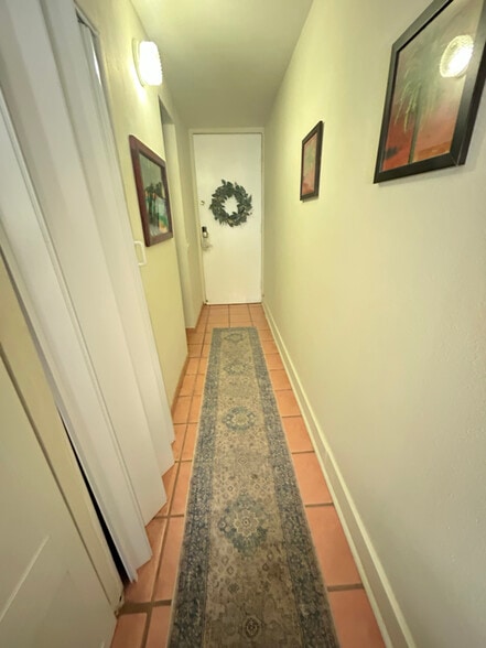 Building Photo - 75-5776-5776 Kuakini Hwy