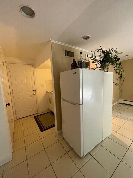 Building Photo - 760 Clifford Ct