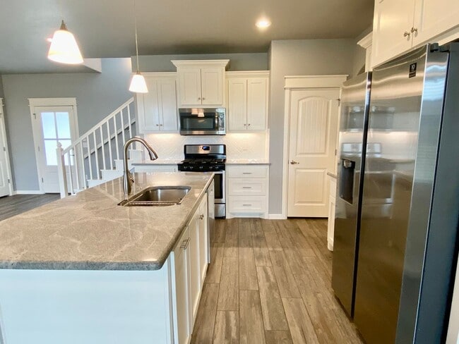 Building Photo - 3 Bed, 2.5 Bath in Gated Community with Private Pond