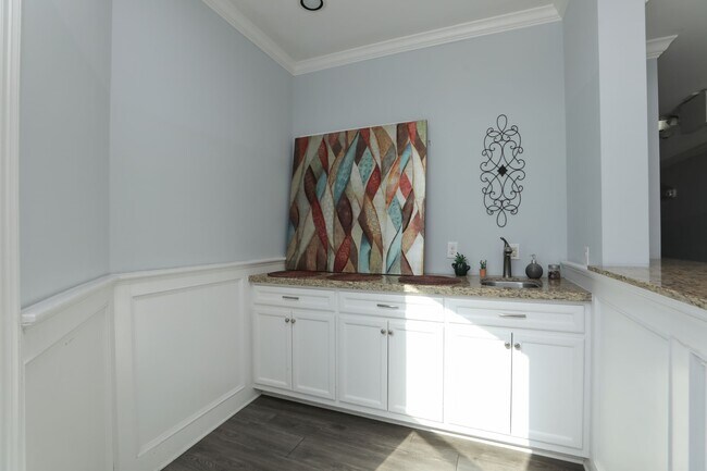 Building Photo - 2802 Morrison St